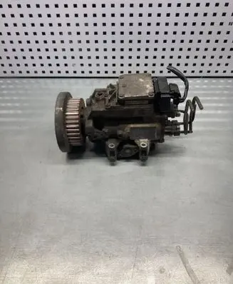 Audi A6 S6 C5 4B Fuel injection high pressure pump 047050603