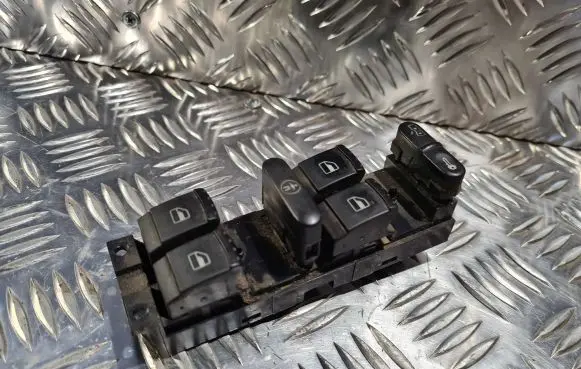 Skoda Octavia Mk1 (1U) Electric window control switch 1J4959857A