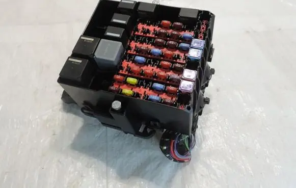 Ford B-MAX Fuse box set AV1T-14A005-DNC