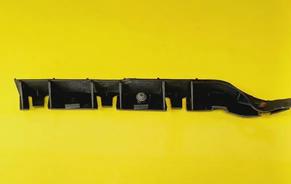Peugeot 307 Fender mounting bracket 9640533480