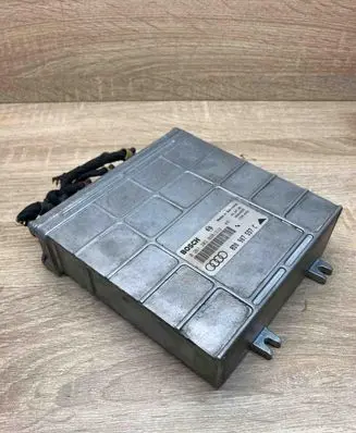 Audi A4 S4 B5 8D Engine control unit/module ECU 8D0907557C 0261203938 WithPlug