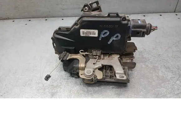 Skoda Fabia Mk1 (6Y) Front door lock 3B1837016BP