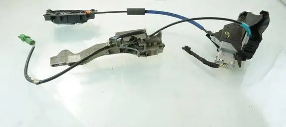 Citroen C6 Rear door lock 9686677780