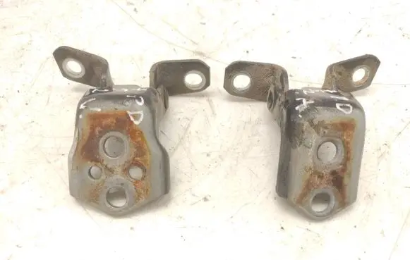 Mazda 5 Front door hinge set 