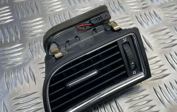 Skoda Superb B6 (3T) Dashboard side air vent grill/cover trim 3T0819701