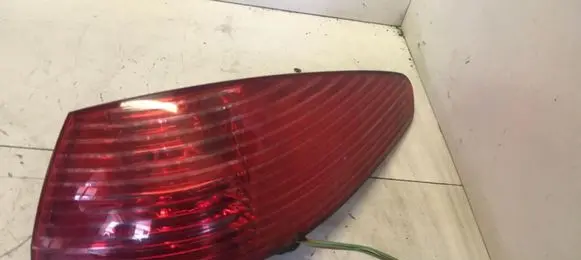 Peugeot 607 Rear/tail lights 96295391
