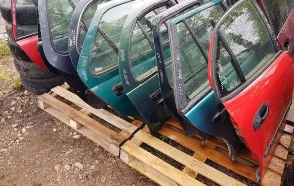 Renault Clio I Rear door 
