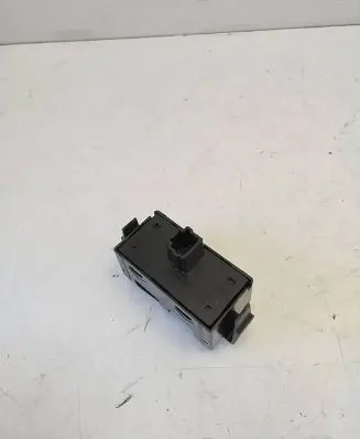 Renault Megane III Hazard light switch 252100502R