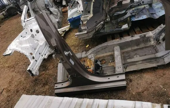 KIA Ceed Pillar (middle) 