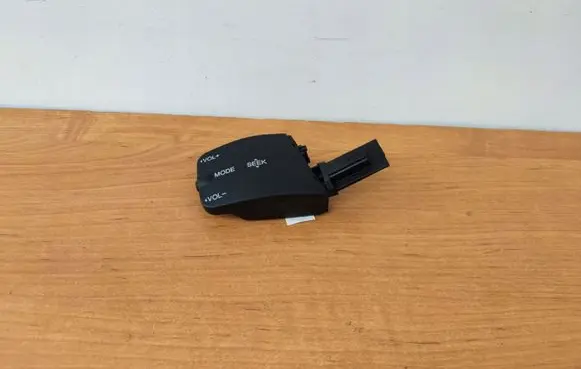 Ford Focus Multifunctional control switch/knob 3M5T14K14