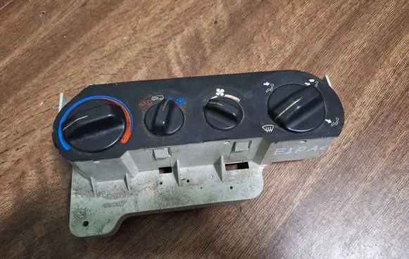 Renault Espace II Climate control unit 578.20