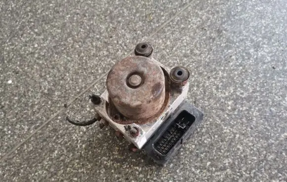 Mitsubishi Lancer ABS Pump MB52WDE