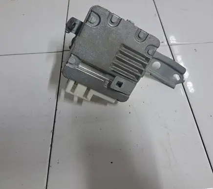 Toyota Avensis T250 Power steering control unit/module 8965005030