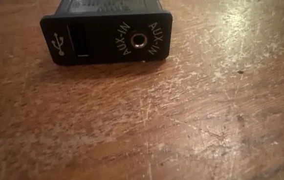 BMW 6 F12 F13 AUX in-socket connector 9237653