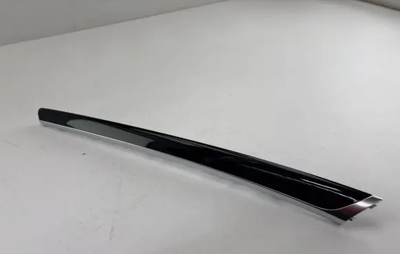 Audi A5 8T 8F Front door trim bar 8T0867409