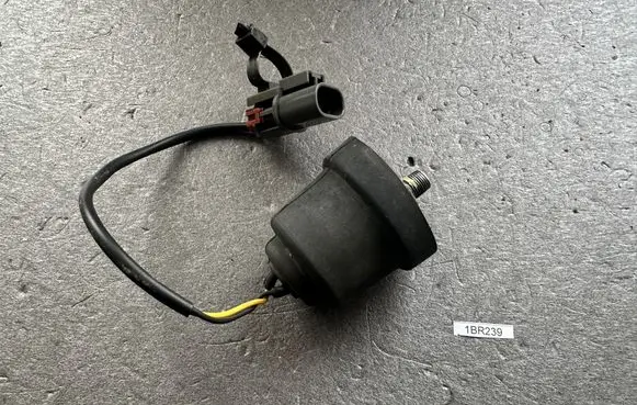 Nissan Patrol Y60 Oil pressure sensor 2507005J00