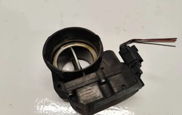 Audi A4 S4 B7 8E 8H Throttle valve 059128063B A2C53100873