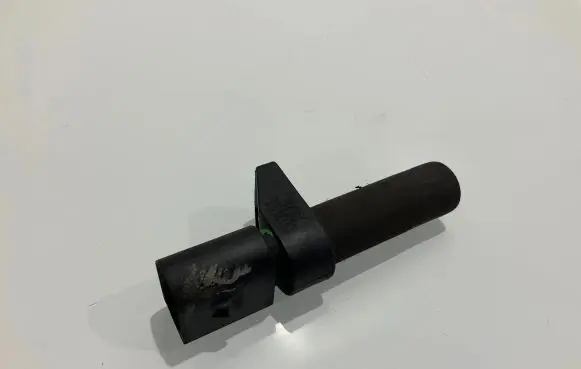 Mercedes-Benz E W211 Crankshaft position sensor 0031532828 2828