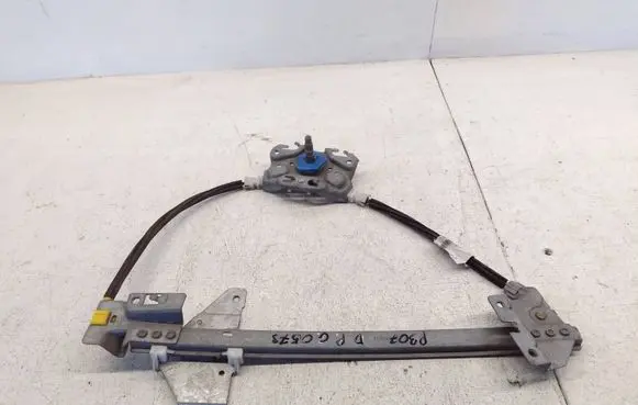 Rear door manual window regulator