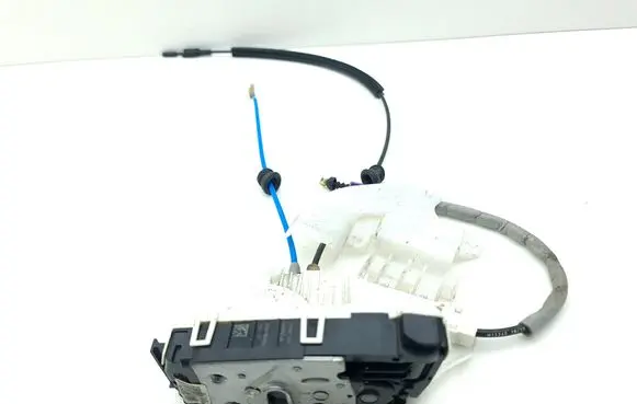 Mercedes-Benz CLS C218 X218 Rear door lock A2047303635