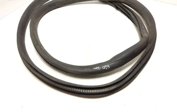 Volvo S60 Rubber seal rear door 