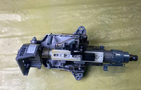 Mercedes-Benz B W245 Steering wheel axle A1694603716