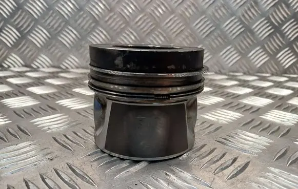 Volkswagen Golf VI Piston 79L98