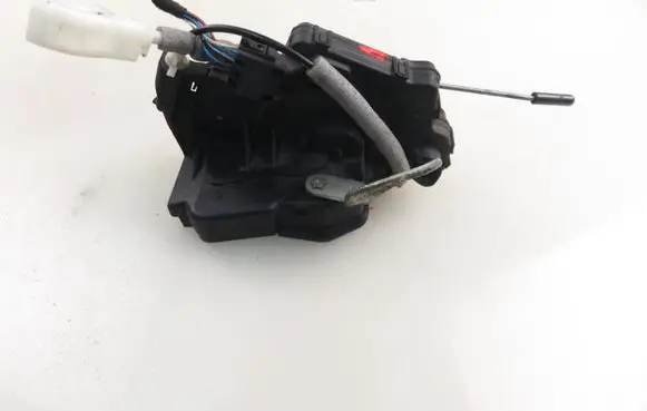 BMW 3 E46 Front door lock 