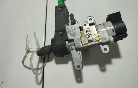Volvo S60 Ignition lock 8673073