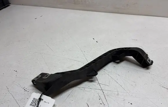 Mercedes-Benz ML W166 Radiator support slam panel bracket A1666263631