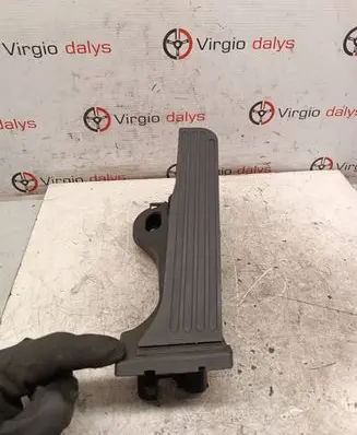 Volkswagen Touran I Accelerator throttle pedal 742028