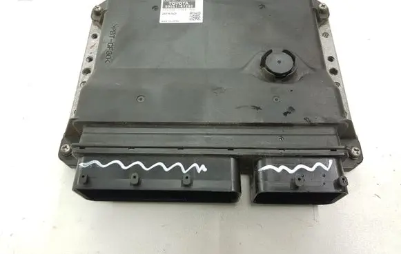 Toyota Prius (XW30) Engine control unit/module 8966147280 2753007394