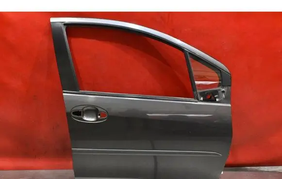 Toyota Yaris Front door 