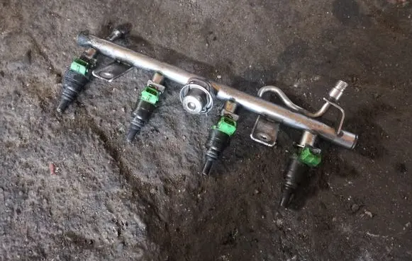 Fuel injectors set
