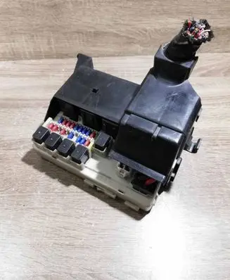 Nissan Murano Z50 Fuse module 7154708230 284B97Y000