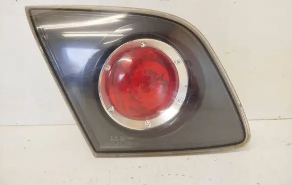 Mazda 3 I Tailgate rear/tail lights E110641 P2913L