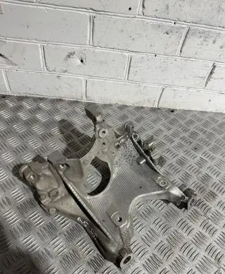Audi A5 Engine mounting bracket 8W0399296E