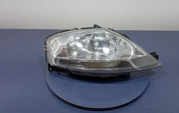 Citroen C3 Headlight/headlamp 552-1117R