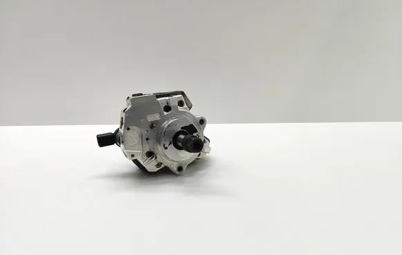 BMW 5 E60 E61 Fuel injection high pressure pump 7788678 0445010073 622488