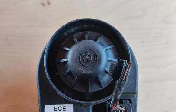 BMW 3 E46 Alarm system siren 838315214
