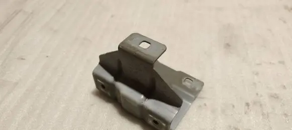 Dacia Sandero III Fender mounting bracket 651413878R
