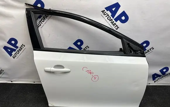 Volvo V40 Front door