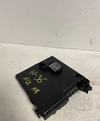 Volvo XC70 Fuse module 8676391 04W266 12217799