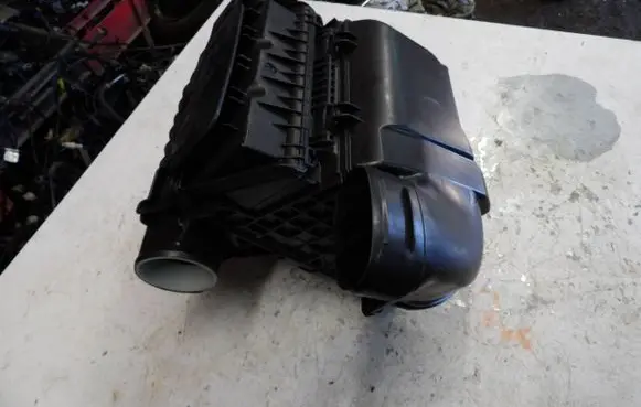 Renault Kangoo III Air filter box 165006427R 1110254S02