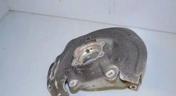 Front wheel hub