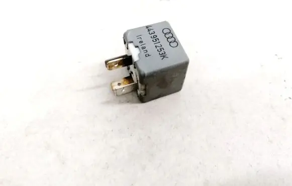 Audi A4 S4 B5 8D Other relay 443951253K
