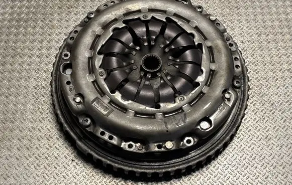 Renault Megane IV Clutch set kit 302053062R