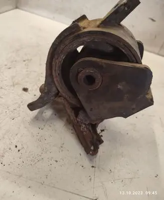 Hyundai Sonata Engine mount bracket 218343K000