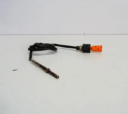 Volkswagen Tiguan Oil temperature sensor 03L906088CC