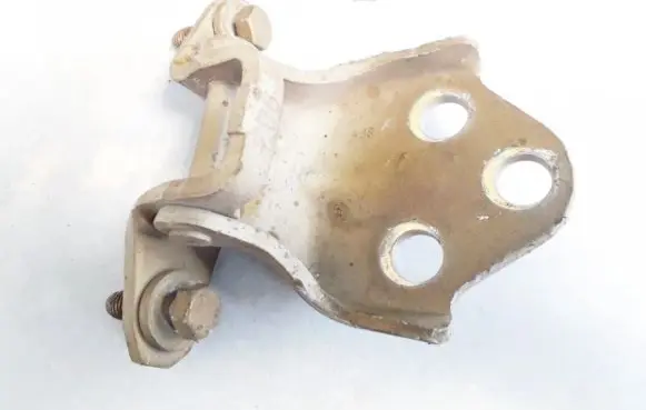 Mitsubishi Space Star Rear door lower hinge